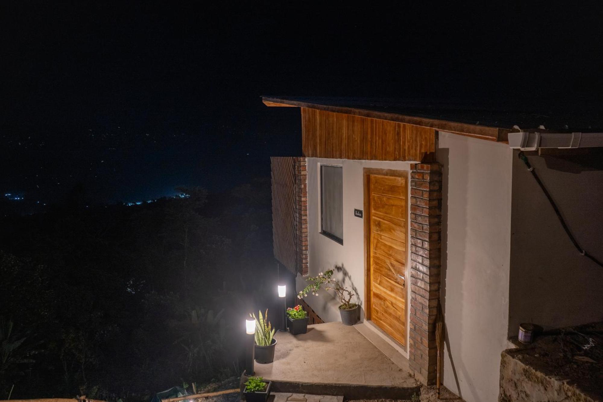 Hotel Cave Hill By Ferns à Āīzawl Extérieur photo